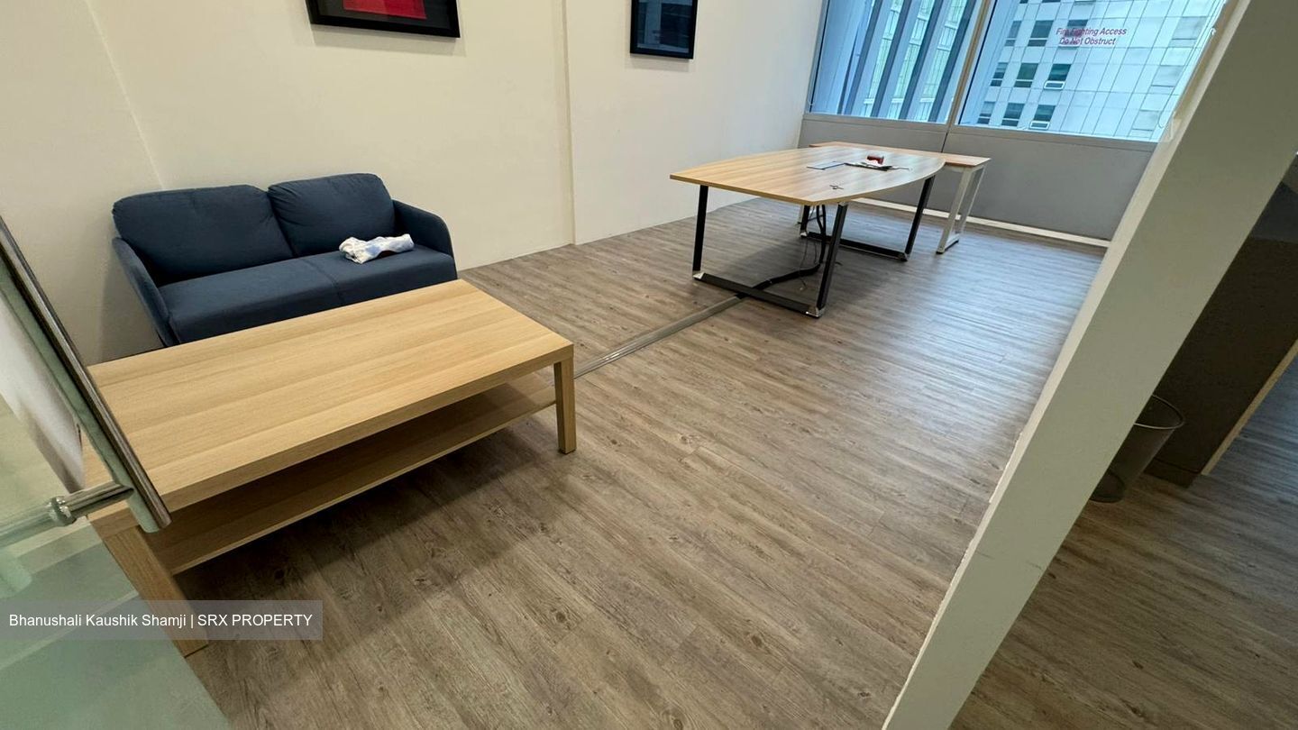 Robinson Square (D1), Office #463993001